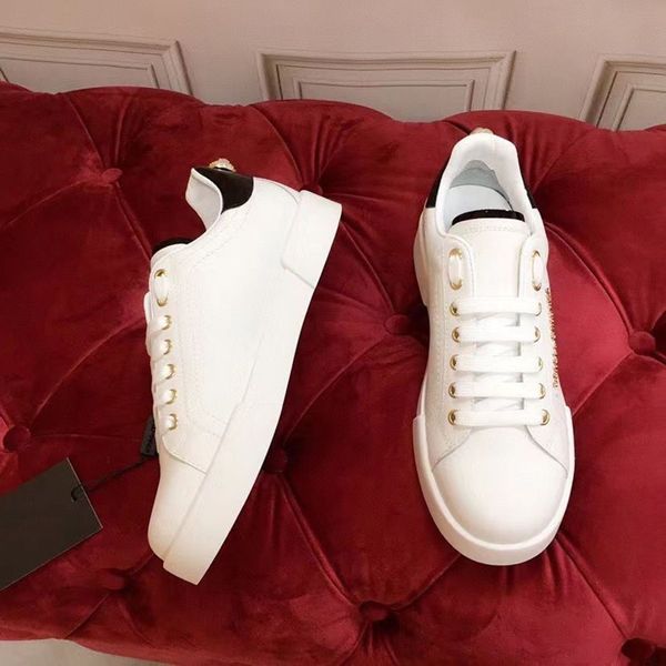 Screener Sneaker Sneaker Beige Cuir Chaussures Italie Vintage Hommes Femmes Red Web Stripe Luxurys Designers Baskets Semelle en caoutchouc bicolore Classic Casual Shoe 35-45 mkjkk00004