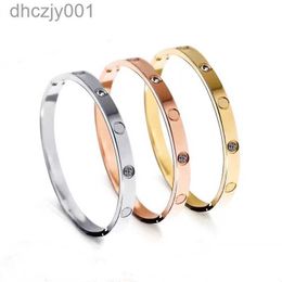 Pulsera de tornillo Pulseras de diseño Joyería de lujo Brazalete de mujer Clásico Ca Aleación de acero de titanio Chapado en oro Colores artesanales Oro/plata/rosa Nunca se desvanece No alérgico YTMR