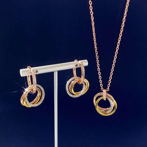 Collares de gargantillas de tornillo Carry Jewelry Stream en vivo Tres collar de tres anillos Diseño de moda Fashion Sense Inglid Diamond Circular colgante Collarbone cadena