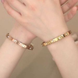 Bijoux de créateur de mode à vis Bijoux de soignant original Diamond d'or à la mode pour femmes Bracelets à ongles Sier Bracelet RWYQ 237699
