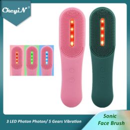 Scrubbers CKeyin Cepillo de limpieza facial eléctrico 3 LED Photon Silicona Cepillo de cara sonora Cleanescos de limpieza profunda Exfoliante Retirada Blackhead 48