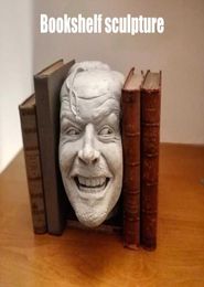Sculptuur van de glanzende boekensteunbibliotheek Heres Johnny Sculpture Resin Desktop Ornament Book Shelf B88 2106071425652