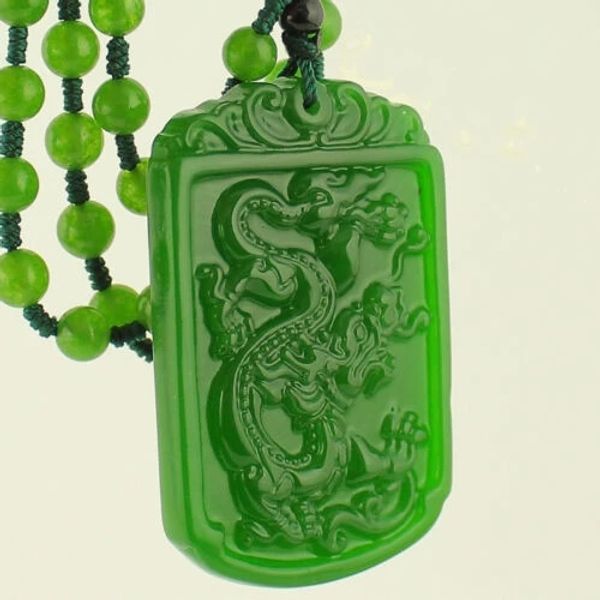 Collection des sculptures mode chinois Natural Green Jade Animal Dragon Pendant Collier Charme Bijoux Amulet Luck Cadeau