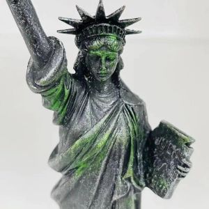 Sculpturen Vrijheidsbeeld Collectible Hars Ornament van wereldberoemde gebouw Craft Miniatuur Verlichtende Vrijheid Cadeau voor thuiskantoren