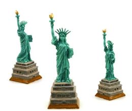 Sculptures USA Statue de la liberté Creative Resin Crafts World Forme Landmark Modèle de tourisme Souvenir Gifts Collection Home Decoration