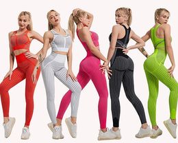 Naadloze yogakleding Tweedelige set Womens Hip Raise Skinny Workout Kleding Set BH Running Exercise Vest Suit
