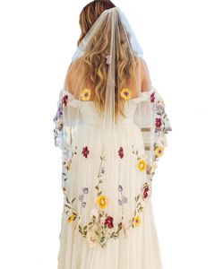 Secret Garden Floral Bridal Wedding Veils Designer Embroidery One-Layer Summer Fall Short Veil voor Bruid Order-to-Made off-the-rack White Tule Wild Flower Fingertip