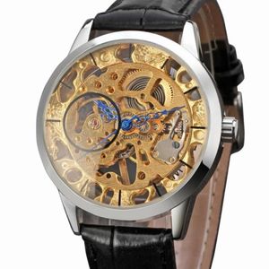 Voir à travers le boîtier argenté Mouvement doré Squelette creux Steampunk Main Vent Mécanique Montre-bracelet pour hommes Bracelet en cuir noir Wr225i