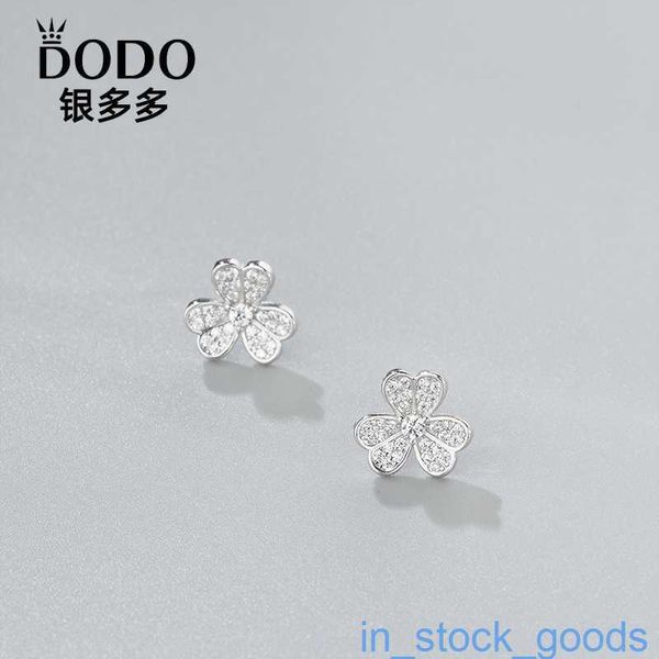 Édition Seiko Top Brand Vancefe Oree Brings S925 Boucles d'oreilles en argent sterling exquise Full Diamond Trois boucles d'oreilles d'herbe avec une boucle d'oreille de grave de logo de marque de créateur