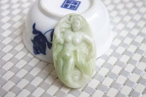 Natural Shaanxi Lantian County Green White Jade. Hand-gesneden talisman zeemeermin. Lucky ovale charme hanger ketting.