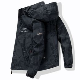 Vestes imprimées sélectionnées avec tissu de camouflage au comptoir étiqueté à ressort et à l'automne, vestes d'assaut entièrement scellées, Unisexe Brand Beta Beta