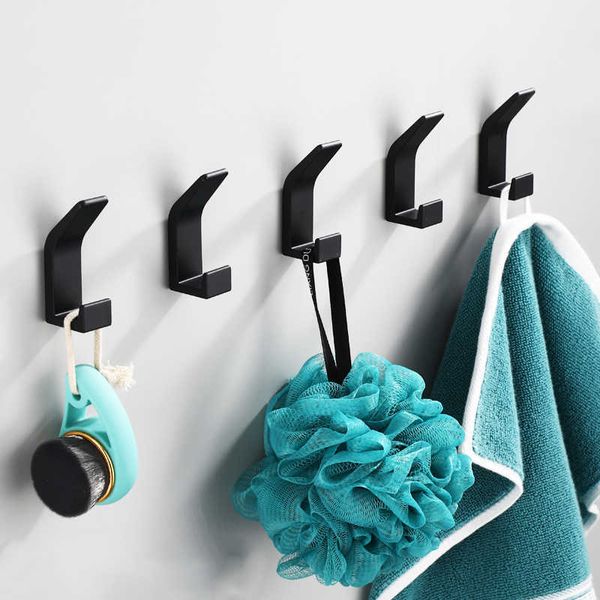 Bolsa de ropa autoadhesiva Gancho para colgar Toalla de almacenamiento de cocina para baño Accesorios de baño Puerta de pared moderna 210609