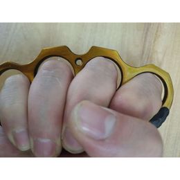 Soporte de cuatro manos para dedo de autodefensa, material de aleación de zinc para puño, hebilla de mango de plástico resistente y resistente al desgaste, Plast 337433 le