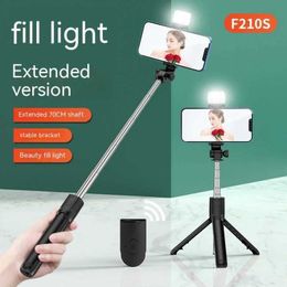 Selfie Monopods Mobile Selfie Stick avec remplissage Light Stand de diffusion en temps réel Tripod Remote Bluetooth pliage extensible long stickb240515