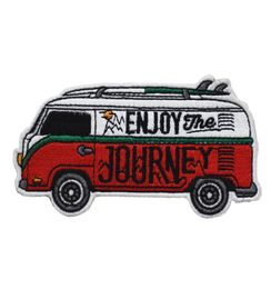 Verkoop Cartoon Journey Bus geborduurd ijzer op patches voor kledingzak hoed DIY Applique 5152970