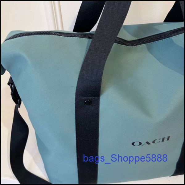 Vendre des marques de luxe légères en ligne 2024 Version coréenne d'Instagram New Mens and Womens High-Capacity Bag Minimalic Outdoor Sports Fitness Sports Fitness