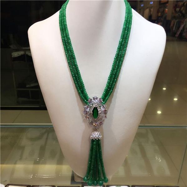 Venta de jade verde natural micro incrustación de circonio cierre borla collar largo suéter cadena joyería de moda 245T