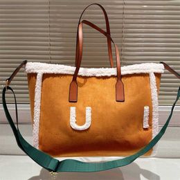 Vender bolsos de diseñador de gamuza vintage para mujer Bolsas de compras de felpa mumu Bolsos de lujo Bolso de hombro de invierno Bolsos cruzados de alta calidad Monedero