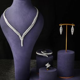 Vendre africain 4 pièces de bijoux nuptiale Fashion Dubaï Dubaï Femme des accessoires de fête de mariage Design 240401