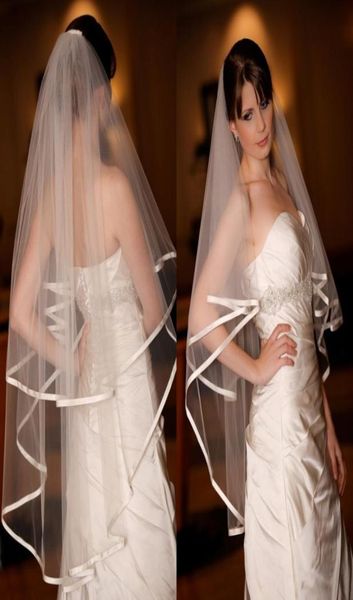 Vente en stock deux couches blanc ivoire voile de mariée de mariage avec bord de ruban étincelant Tulle voile romantique accessoire de mariage 1676205