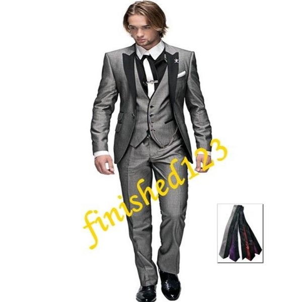 Vente Gris clair Un bouton Peak Revers Groom Tuxedos Groomsmen Hommes Mariage Blazer Costumes De Bal Vêtements Veste Pantalon Gilet Tie256j