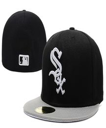 Verkoop van Men039S White Sox Fited Hat topkwaliteit platte randbrief Letter Sox Team Logo Black Fans Baseball hoeden Volledig CL6413769
