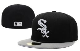 Verkoop van Men039S White Sox Fited Hat topkwaliteit platte randbrief Letter Sox Team Logo Black Fans Baseball hoeden Volledig CL1150915