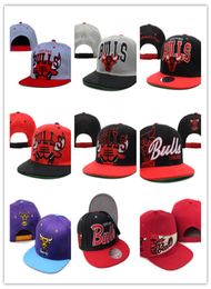 Vendre Men039s Women039s Basketball Snapback Baseball Snapbacks Tous les équipes Chapeaux de football Man Sports Hat Flat Hiphop Cap8498143