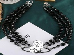 vente de nouvelles étoiles de podium européennes et américaines avec collier satellite à trois couches de perles pleines de diamants collier noir clavicule6835785