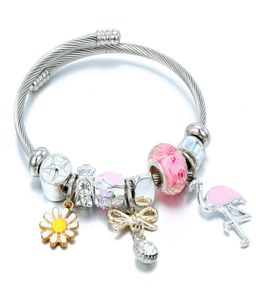 Vendre de la pêche à la fleur de pêche Bracelet Bracelet Mode petite marguerite pendante Charme Designer Femmes Bracelets Bijoux Gift5622776