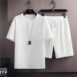 Envoyez un collier pour hommes de survêtement sets d'été coréens mode 2 pièces Vêtements décontractés joggers plaid t-shirtshorts tenue
