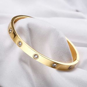 Designer senior Carter Bracelet Five Generation Love Series Titanium Steel Mens and Womens Rose Gold Fashion Simple Fashion Bracelet