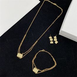 Senior Gold Women 18K Gold Plated Bracelet Long String Charm pour Lady Part Double Chain Design Pendentif Colliers Luxury Designer Jewerl