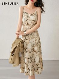Sentubila V Neck Imprimé Robes de glissement midi pour femmes 2024 Fashion à loisie de soleil Élégant Lady Sexy Camisole Slim Robe 240411