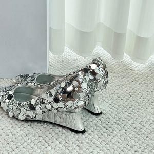 Chaussures de mariage à paillettes pour femmes, escarpins à bride arrière de 3/6 cm, escarpins à talons hauts en métal de styliste chinois, chaussures de soirée, chaussures à bouts pointus, diapositives sur le dessus, qualité miroir