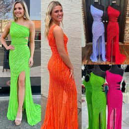 Pailletten prom jurk 2023 Cutout Slit Side gemonteerd één schouder winter formele avond trouwfeestjurk pageant gala landingsbaan rode loper periwinkle oranje groen fuchsia