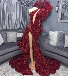 Paillettes sirène rouge foncé robes de soirée formelles une épaule sexy avant fendue dentelle appliques grande taille arabe femmes robes de soirée de bal