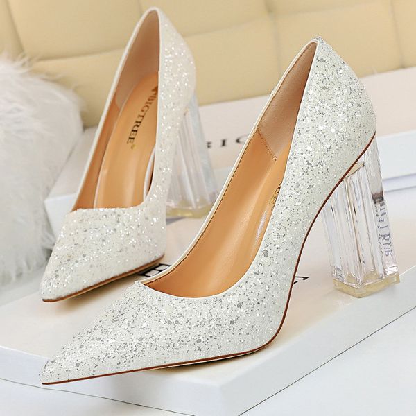 Paillettes femmes pompes talons transparents femmes chaussures mode Sexy chaussures de mariage cristal talons hauts grande taille 42 43