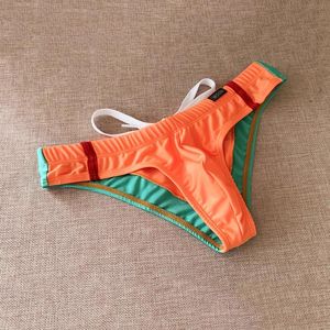 Conjunto de calzoncillos triangulares sexis para hombre, Bikini ajustado de cintura baja, traje de baño, bañadores de playa, diseño de línea de drenaje, Color a juego