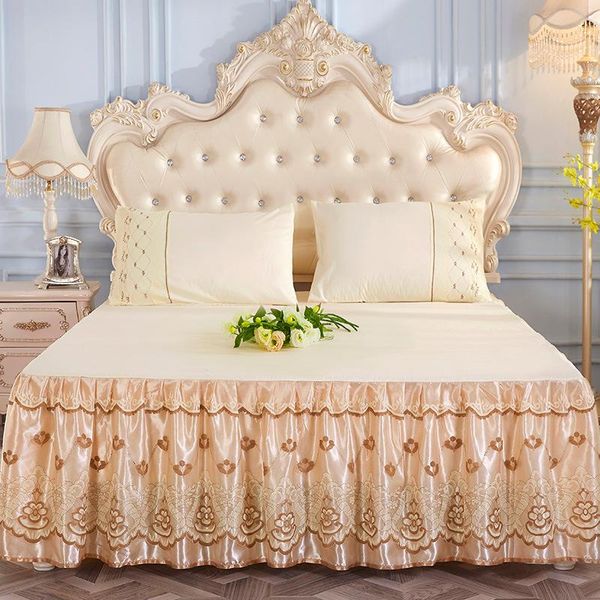 Ensemble de draps-housses à volants de Style princesse, ensemble de linge de lit de luxe à bords en dentelle plissée, drap de lit brodé haut de gamme avec jupe de lit