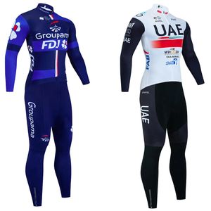 Sets 2024 FDJ Wielertrui Slabbetjes Broek Pak Mannen Vrouwen Ropa Clclismo VAE Team Winter Thermische Fleece Fiets Maillot JAS kleding