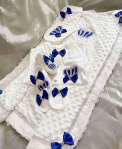 Ensembles 5pcs Né Vêtements Baby Boy Turnits Set Kids Vêtements Real Cotton Infant Care Products Body Cost Suit Shirt Pantal