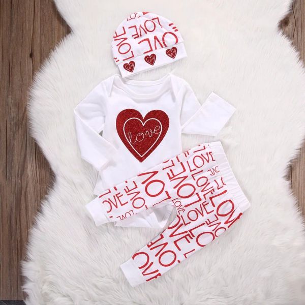 Conjuntos de ropa para niñas pequeñas, 3 uds., ropa para bebés recién nacidos, camisetas de corazón rojo de manga larga, pantalones con estampado de letras de amor y sombrero