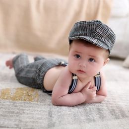 Ensembles de vêtements de photographie pour bébé, accessoires de Studio de Photo pour bébé, chapeau + salopette 2 pièces/ensemble, Costume à carreaux pour petit monsieur