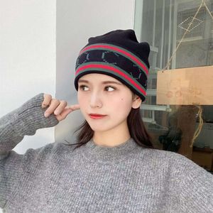 Ensembles Beanie/Crâne Caps luxe tricoté chapeau marque designer Beanie Cap écharpe femmes ajustement Chapeau Unisexe 99% Cachemire lettre loisirs Skull Hat mode extérieure de haute qualité