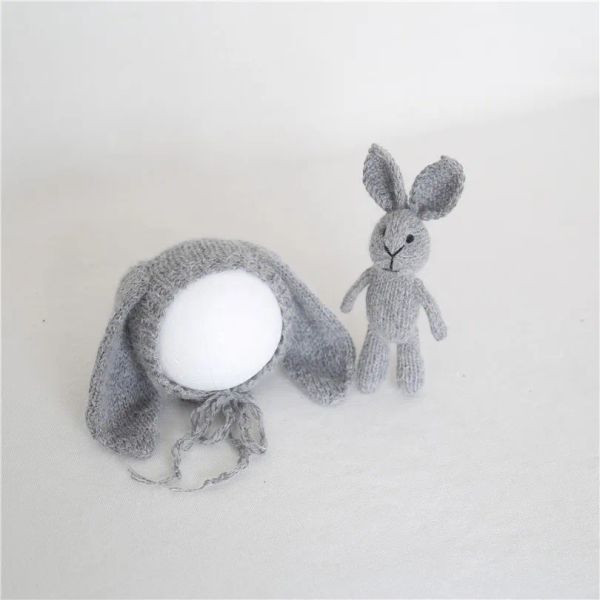 Ensembles de bébé garçon gris et jouet ensemble du chapeau de lapin de Pâques moelleux