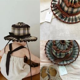 Sets Kinderen Zomer Hoeden Nieuwe Lorna Merk Fotografie Props Pasgeboren Baby Meisjes Jongens Accessoires Geruite Stro Caps Strand Wear Beanie 08y