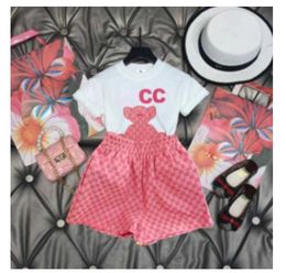 Conjuntos Ropa de diseñador de lujo Camiseta para niños Rosa con monograma Shortst Moda Marca de moda británica Verano Niños Tesoros y niñas 5254