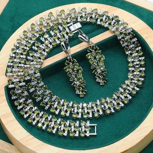 Sets Personalisierte Sier-Schmucksets für Frauen Hochzeit Olivgrün Weiß Zirkon Ohrringe Halskette Halloween Weihnachtsgeschenk
