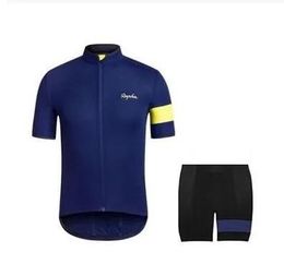 Sets Rapha Cycling Jerseys Sets Cool Bike Traje Bike Jersey Anti bacteria Ciclismo Camiseta de mangas cortas Pantalones pantanosos para hombres Ciclismo